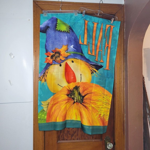 Hummingbird Haven Lg. Flag 28"X40"~”SCARECROW ~ FALL” - Picture 3 of 5